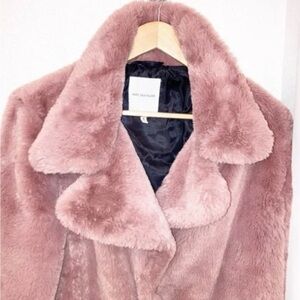 Avec Les Filles Women’s Blush Teddy Jacket.